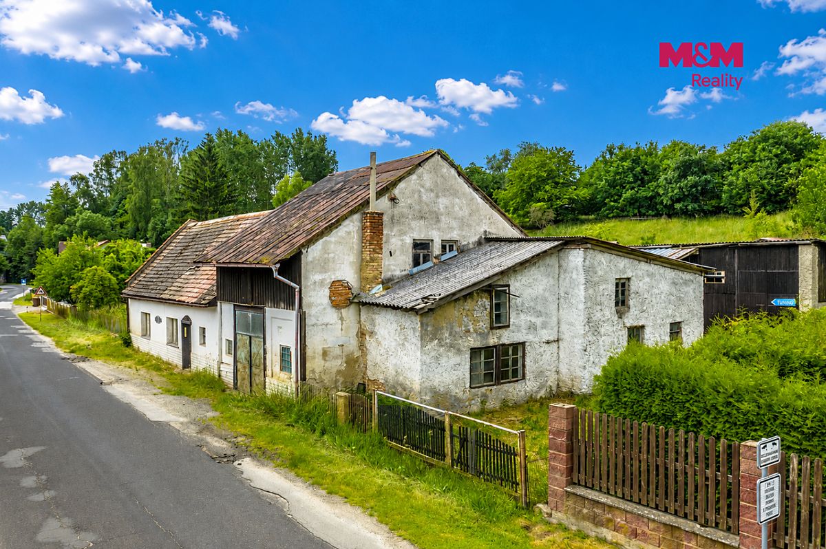 Prodej rodinného domu 222 m², pozemek 839 m² – fotografie 2