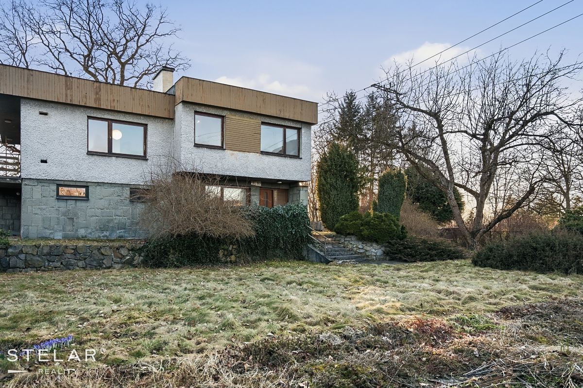 Prodej rodinného domu 216 m², pozemek 2452 m² – fotografie 3