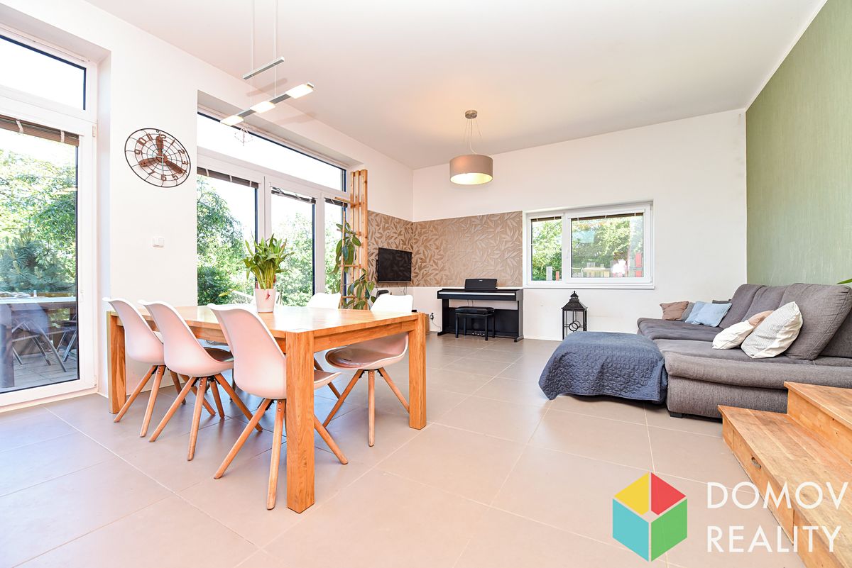 Prodej rodinného domu 158 m², pozemek 853 m² – fotografie 5