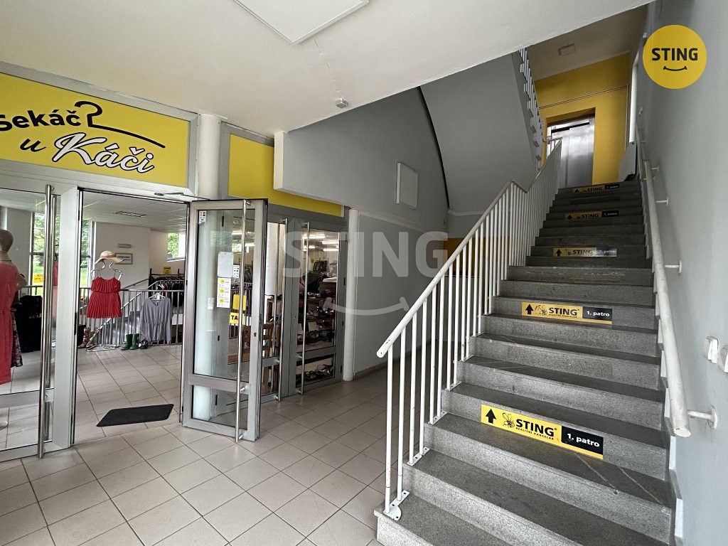 Pronájem kanceláře 830 m² – fotografie 4