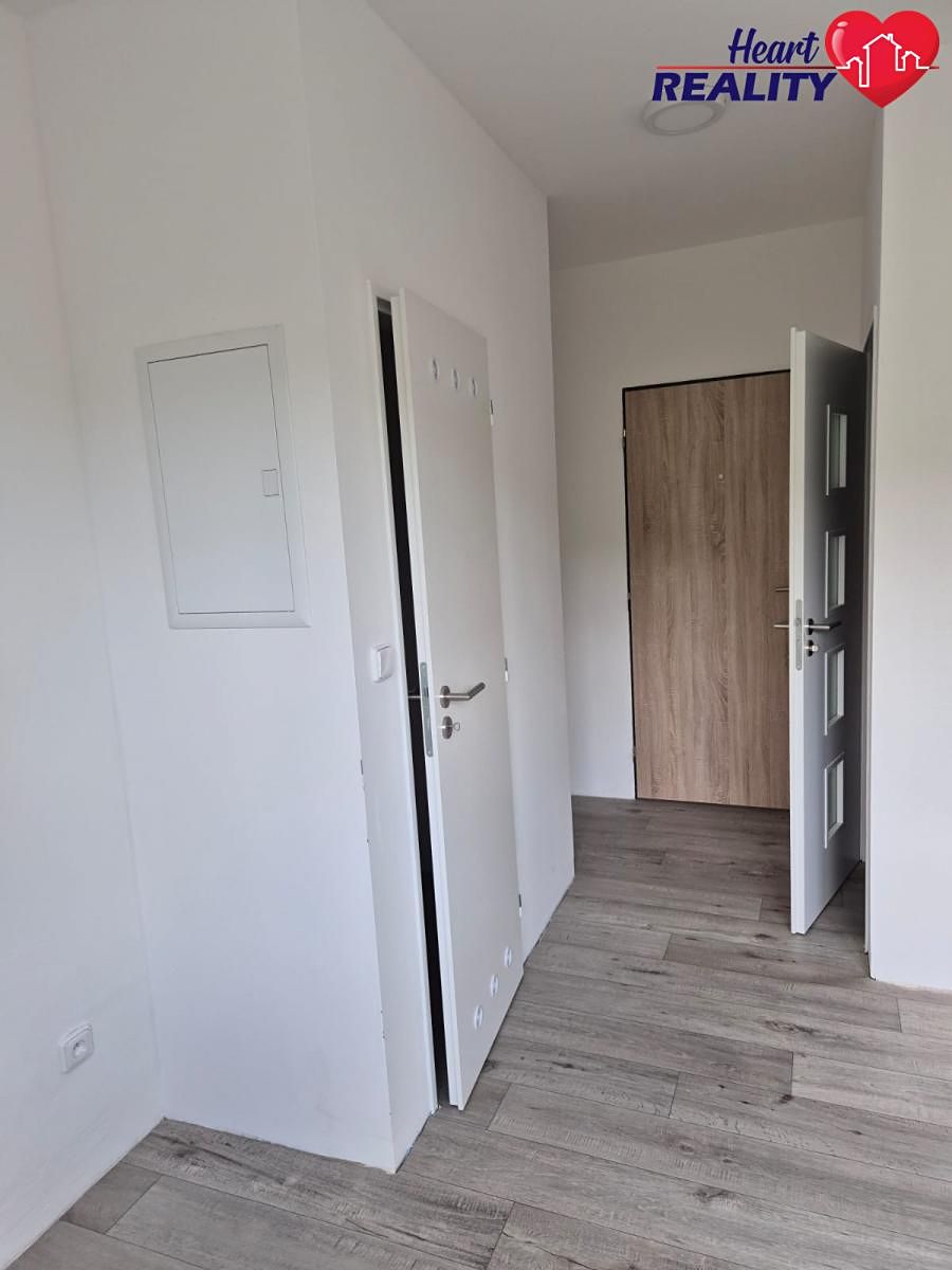 Pronájem bytu 3+kk 42 m² – fotografie 4