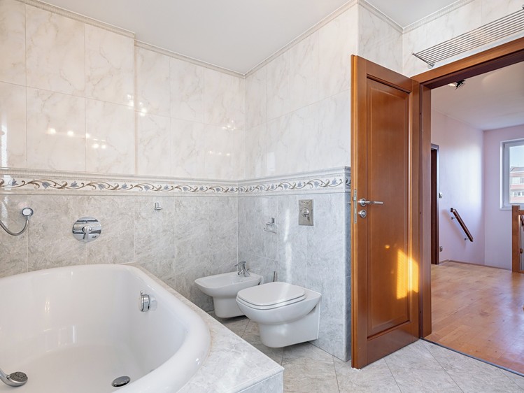 Prodej bytu 4+kk, 137 m² (53 z 64)