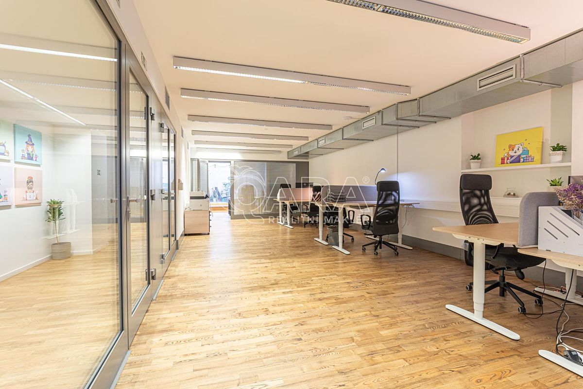 Prodej kanceláře 520 m²