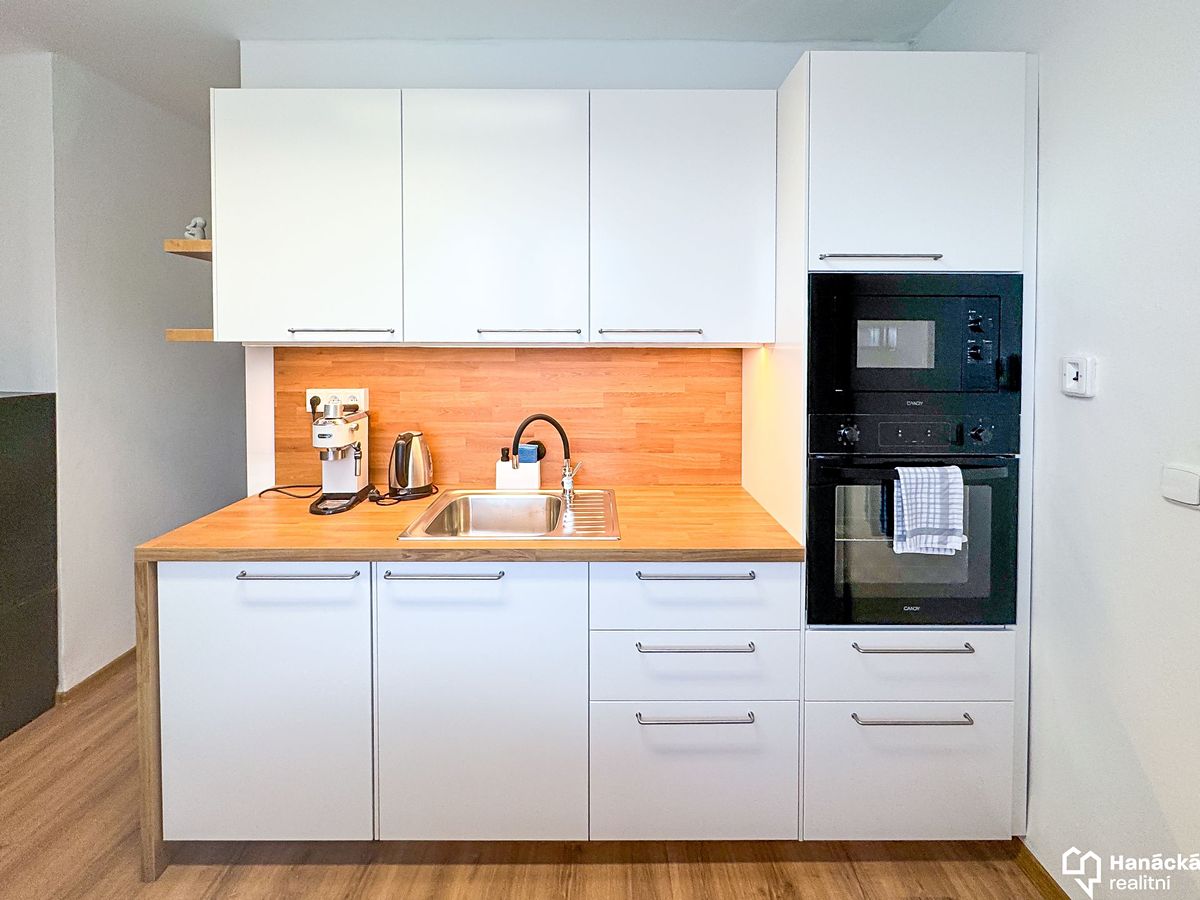 Pronájem bytu 1+1 51 m² – fotografie 5
