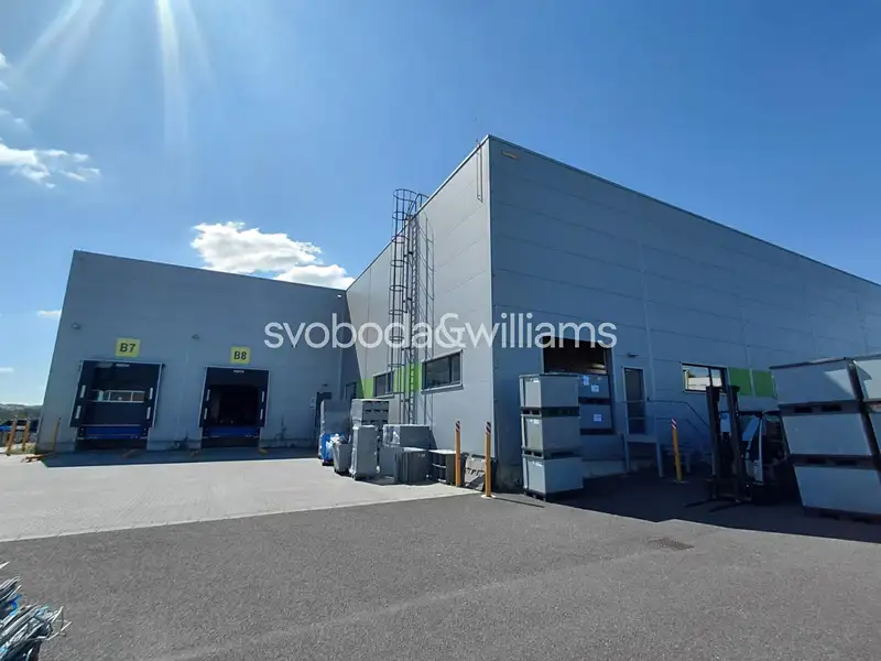 Pronájem výrobní haly, prostoru 4204 m², Znojmo – náhled fotky 2