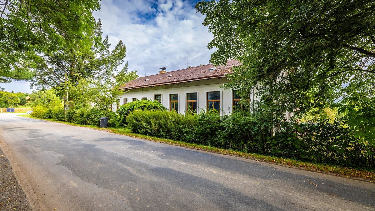 Prodej rodinného domu 230 m², pozemek 1602 m² – fotografie 4
