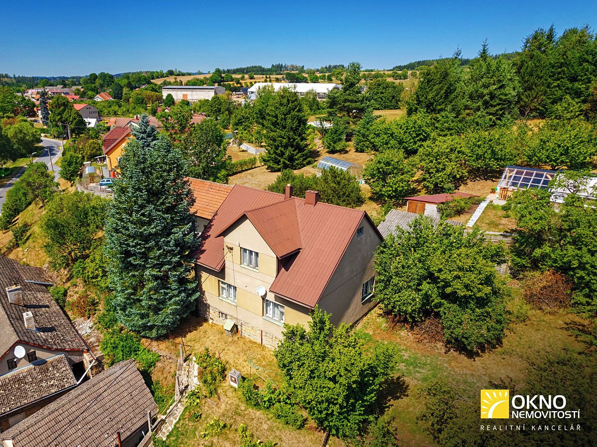 Prodej rodinného domu 90 m², pozemek 1637 m²