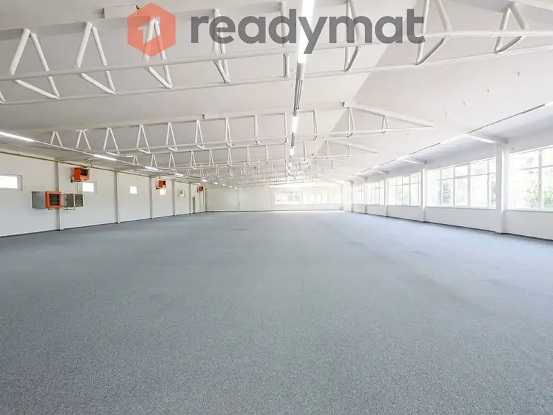 Pronájem obchodního prostoru 1500 m², Bzenec – náhled fotky 1