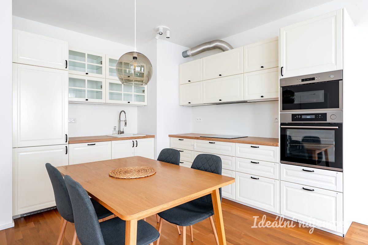 Pronájem bytu 3+kk 75 m²