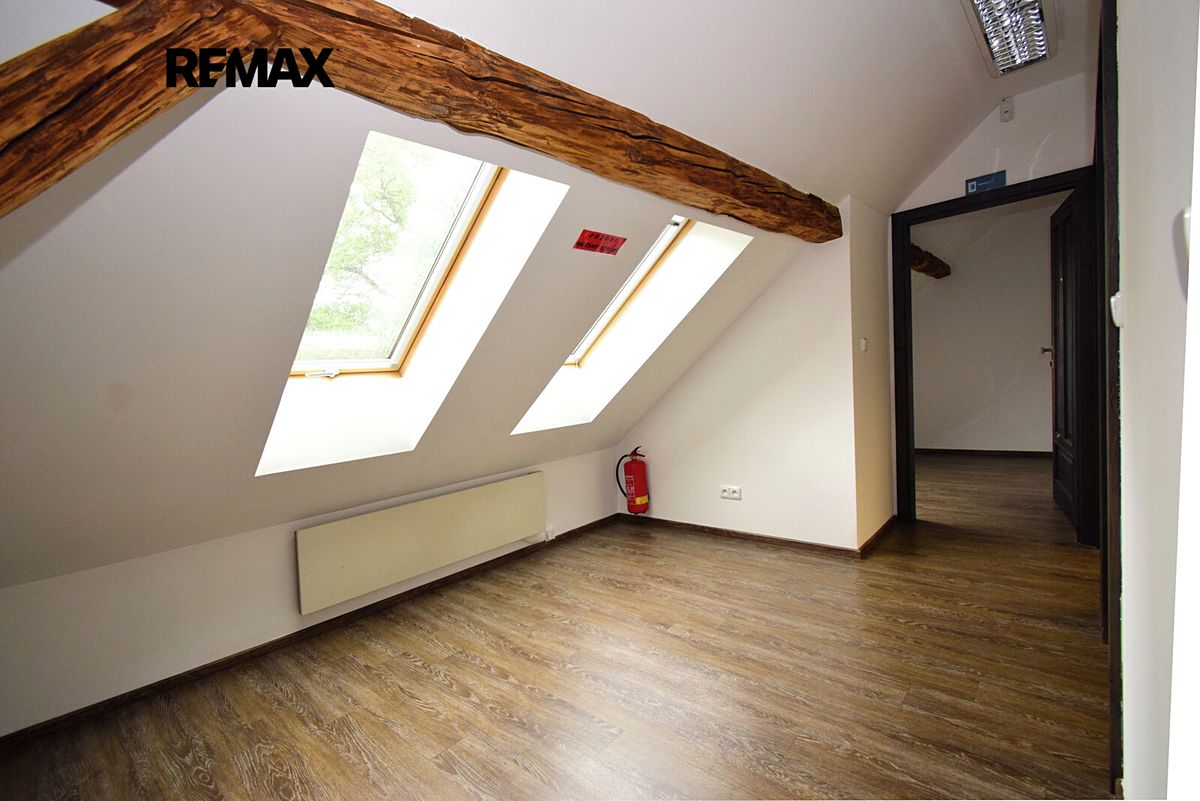 Pronájem kanceláře 46 m² – fotografie 4