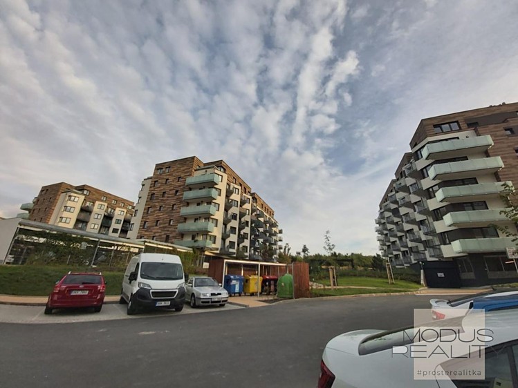 Pronájem bytu 2+kk, 54 m² (1 z 14)