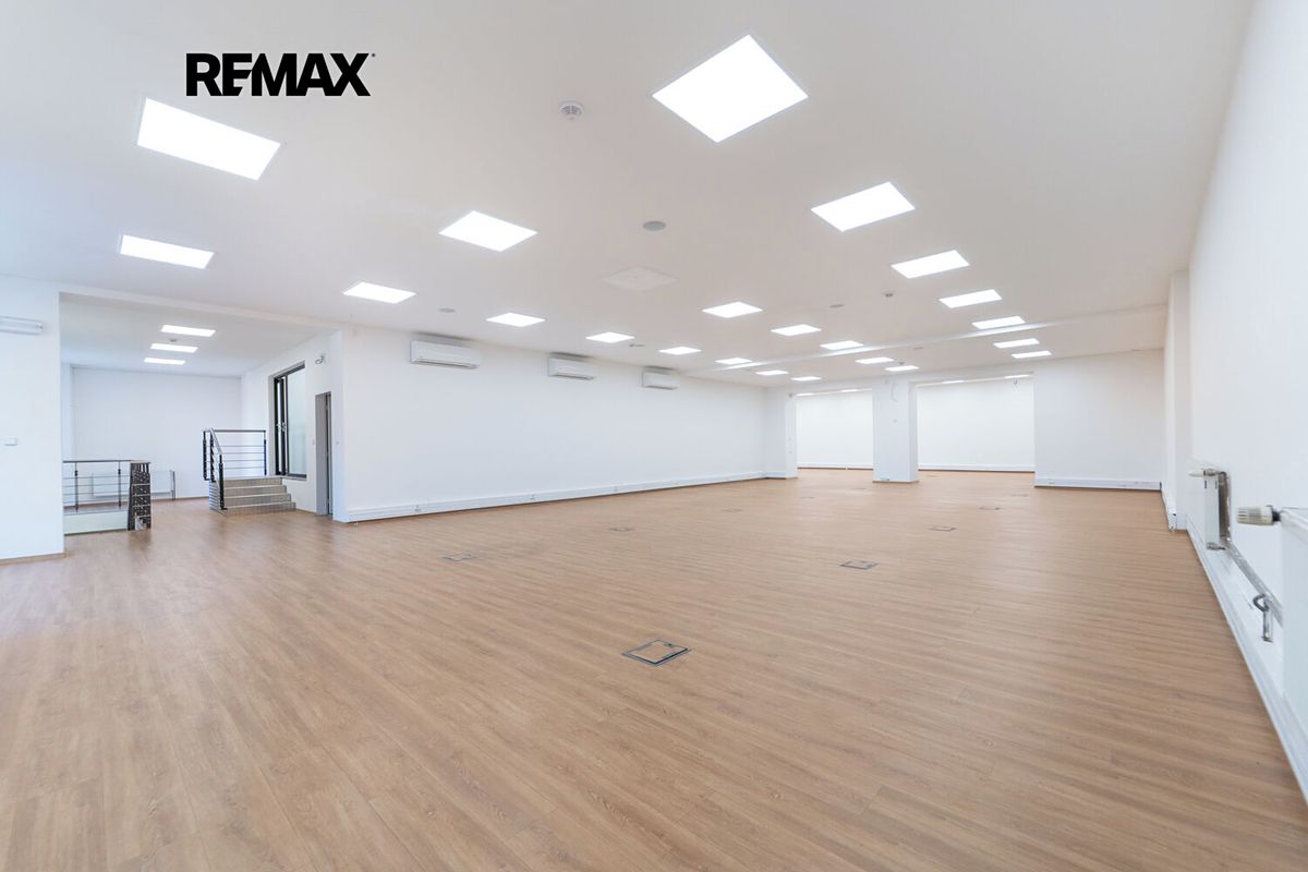 Pronájem obchodního prostoru 364 m² – fotografie 2