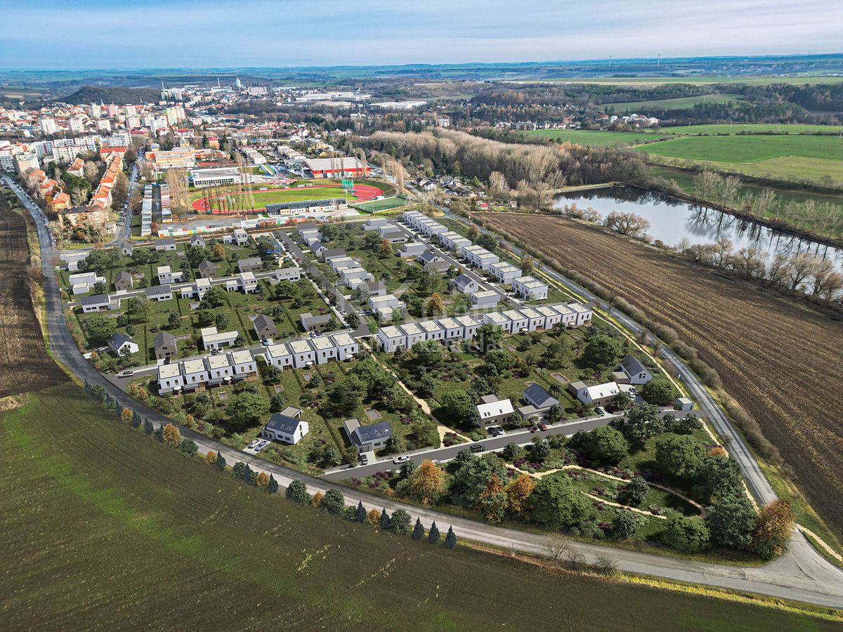 Prodej stavebního pozemku 957 m², Slaný – fotka 1 z 3
