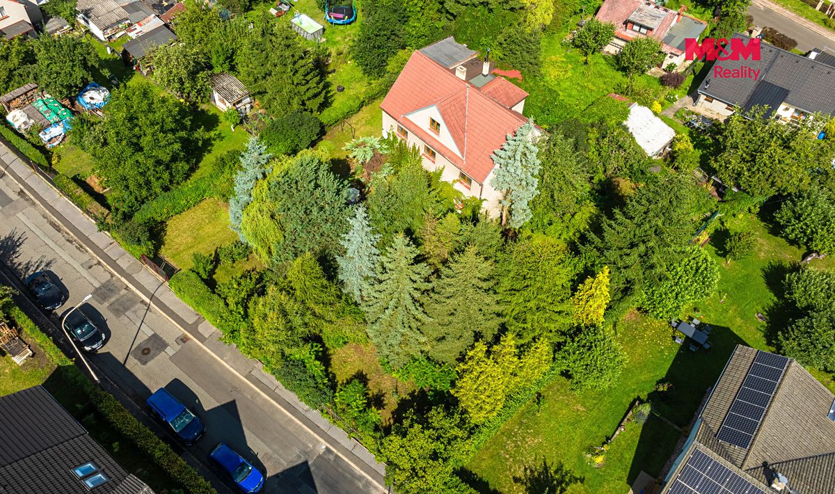 Prodej rodinného domu 210 m², pozemek 1304 m² – fotografie 3