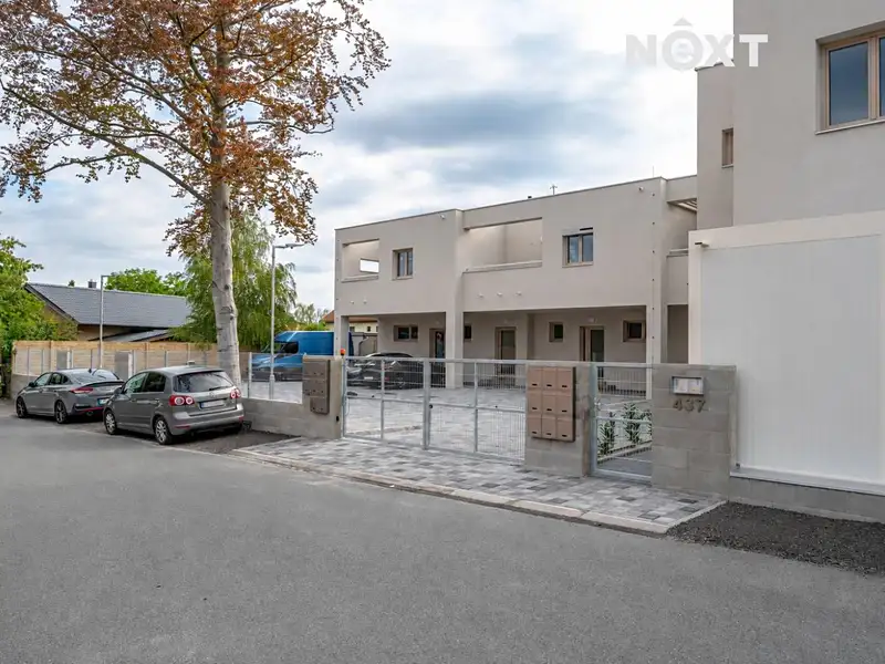 Pronájem bytu 1+kk 23 m², Mukařov – náhled fotky 1