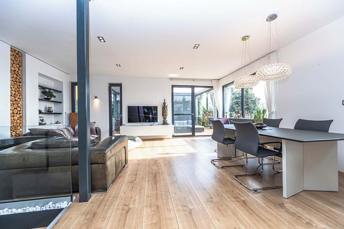 Prodej rodinného domu 168 m², pozemek 180 m² – fotografie 2