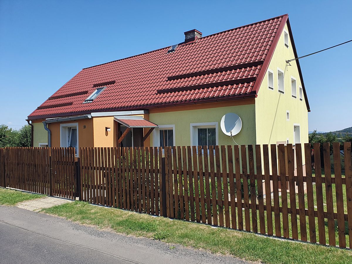 Prodej rodinného domu 208 m², pozemek 1889 m²