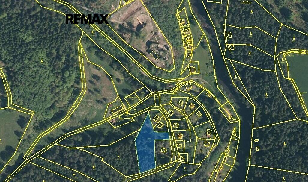 Prodej stavebního pozemku 3004 m² – fotografie 2