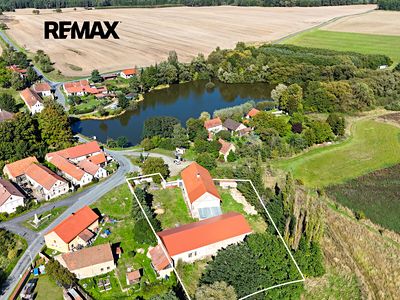 Prodej rodinného domu 710 m², pozemek 2962 m²