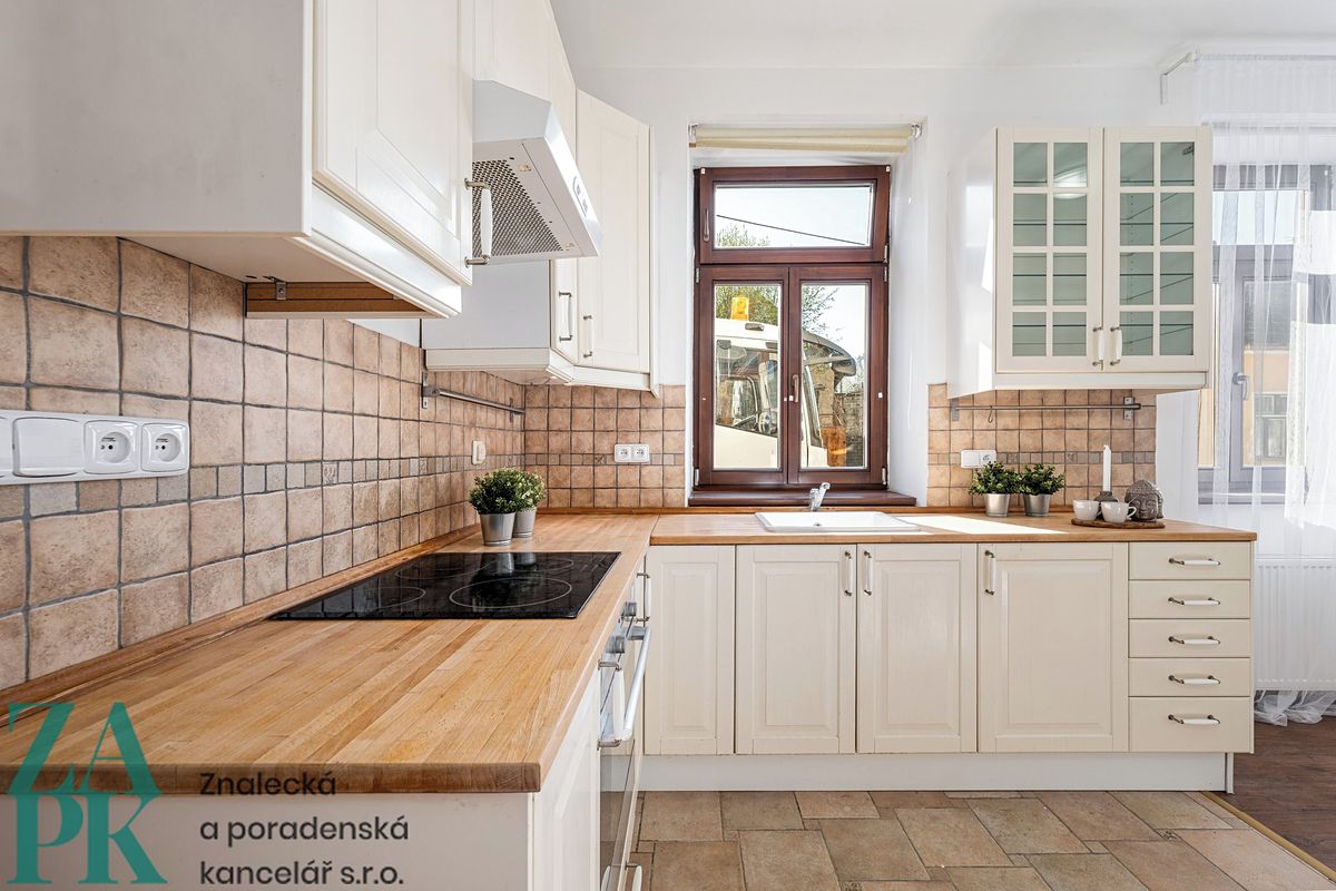 Prodej rodinného domu 166 m², pozemek 331 m² – fotografie 3