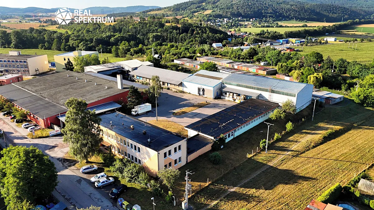 Pronájem skladového prostoru 2385 m²