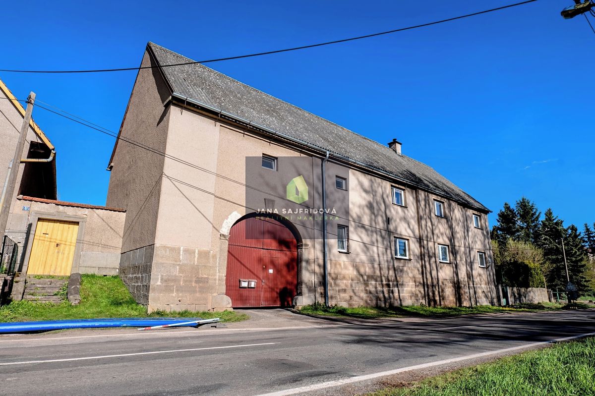 Prodej rodinného domu 340 m², pozemek 419 m²