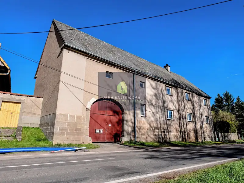 Prodej rodinného domu 340 m², pozemek 419 m², Broumov – náhled fotky 1