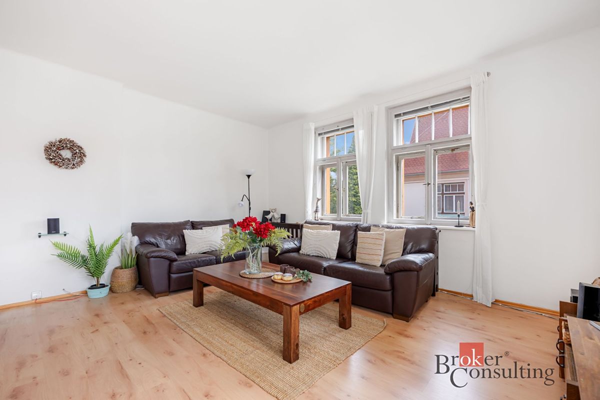 Prodej rodinného domu 270 m², pozemek 721 m² – fotografie 5