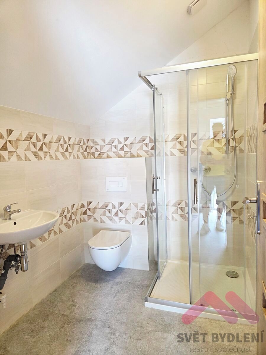Pronájem bytu 3+kk 86 m²