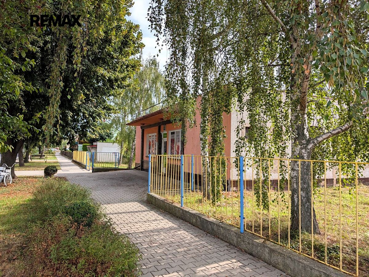 Prodej obchodního prostoru 140 m² – fotografie 2