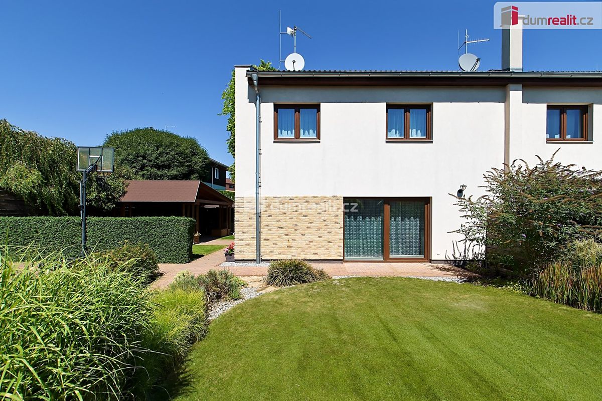 Prodej rodinného domu 104 m², pozemek 367 m² – fotografie 2