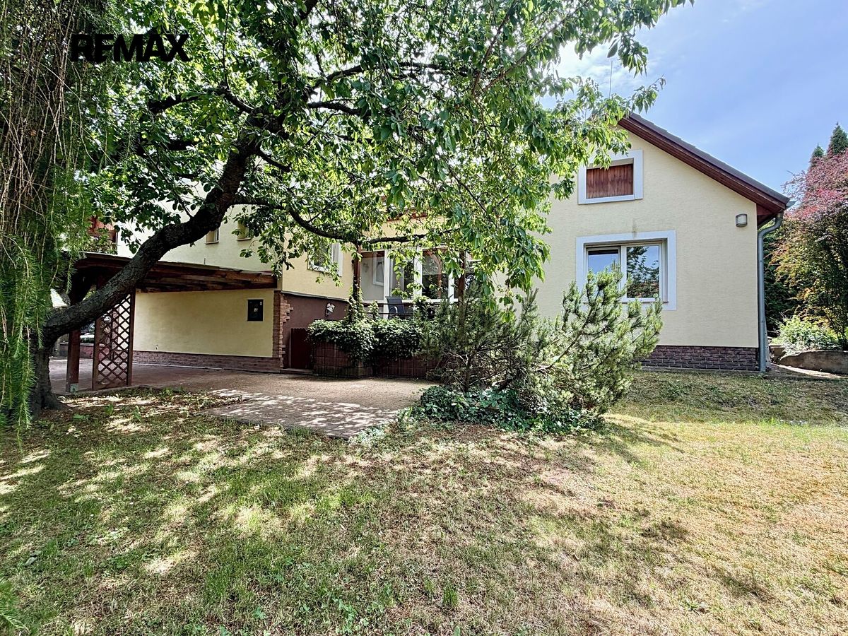 Prodej rodinného domu 165 m², pozemek 619 m² – fotografie 2