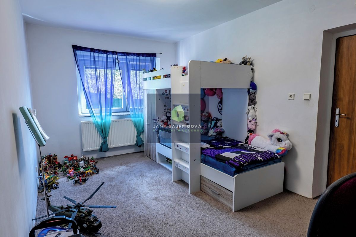 Prodej rodinného domu 340 m², pozemek 419 m² – fotografie 2