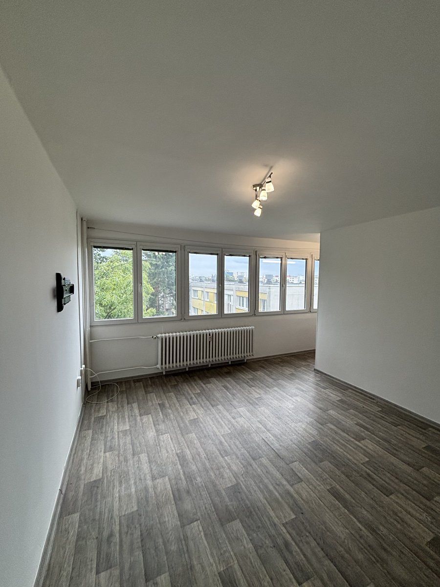 Pronájem bytu 1+kk 28 m²