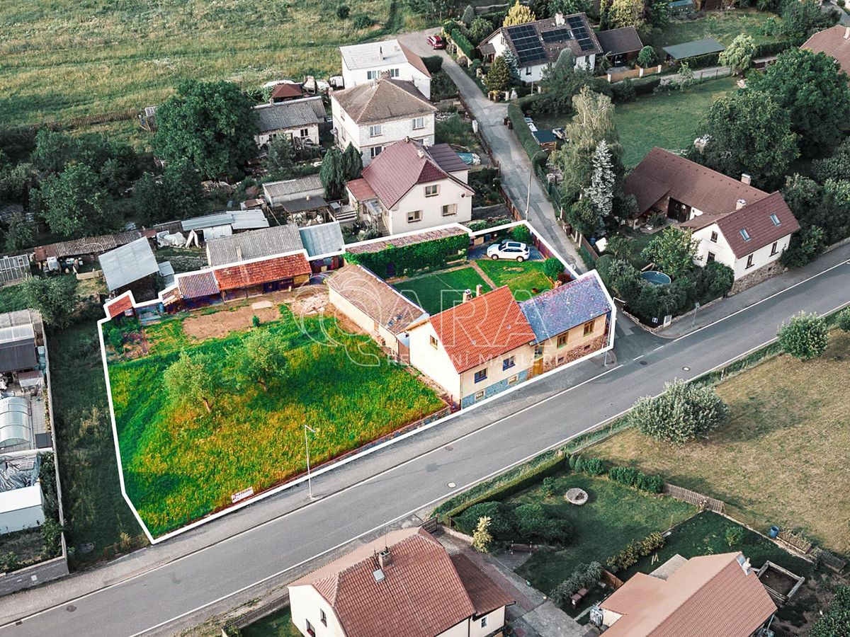 Prodej rodinného domu 135 m², pozemek 1075 m² – fotografie 2