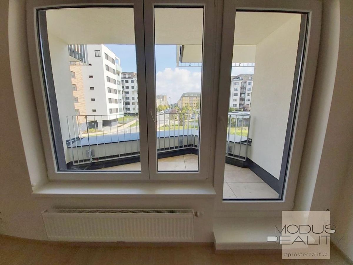 Pronájem bytu 2+kk 54 m² – fotografie 3