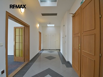 Комерційне приміщення в оренду, 100 м² (3 з 18)