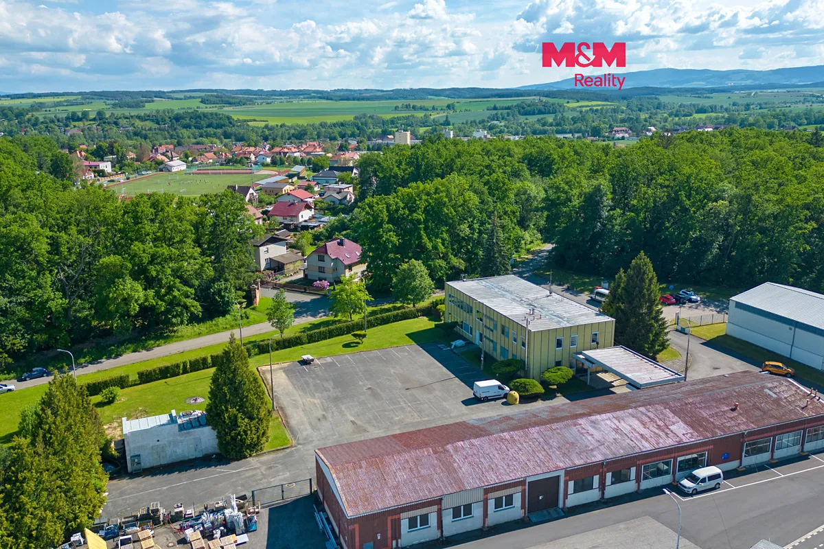 Pronájem garážového stání 15 m²