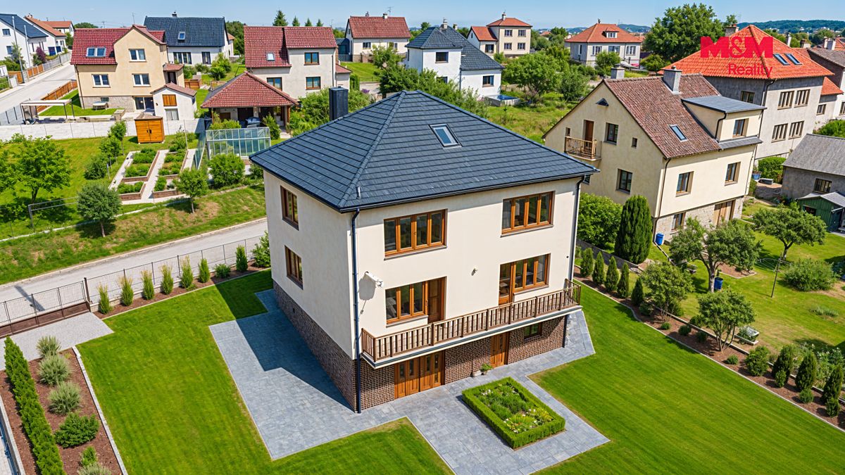 Prodej rodinného domu 148 m², pozemek 987 m² – fotografie 2