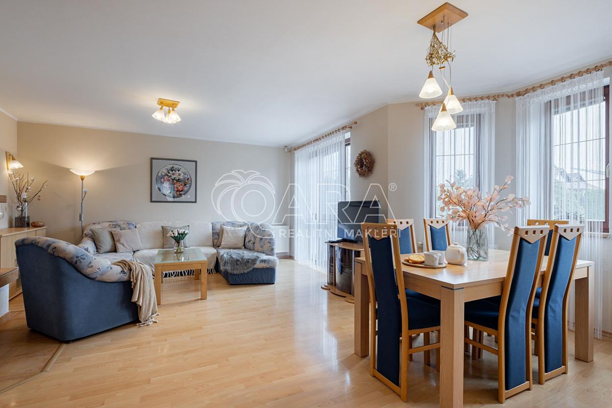 Prodej rodinného domu 223 m², pozemek 1021 m² – fotografie 4