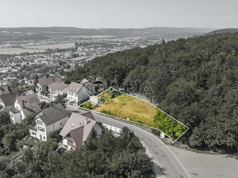 Prodej stavebního pozemku 947 m², Praha – náhled fotky 2