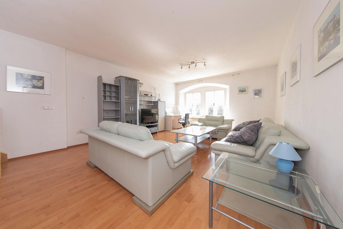 Pronájem bytu 2+1 100 m² – fotografie 5