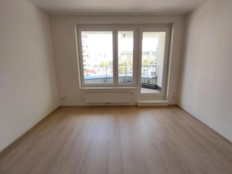 Pronájem bytu 2+kk, 54 m² (6 z 14)