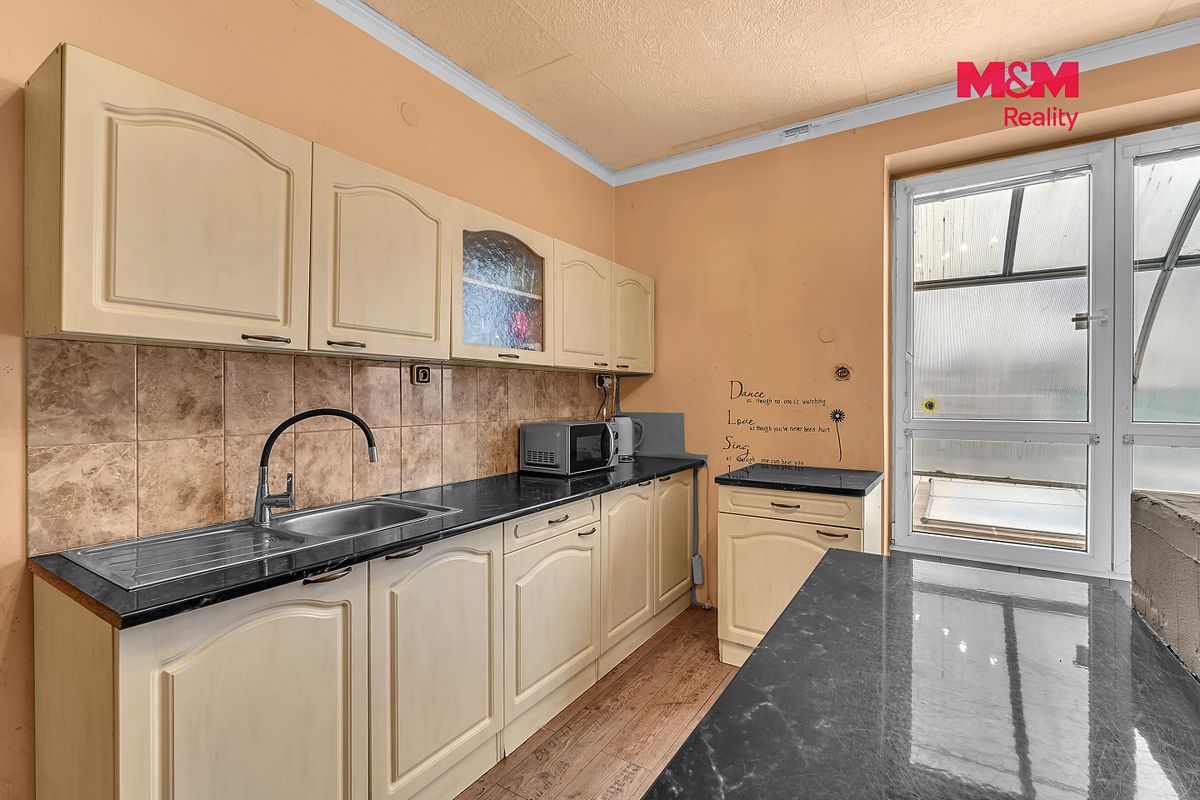 Prodej rodinného domu 120 m², pozemek 576 m² – fotografie 2
