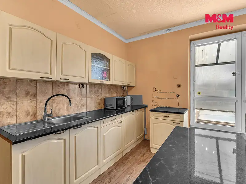 Prodej rodinného domu 120 m², pozemek 576 m², Nová Paka – náhled fotky 2