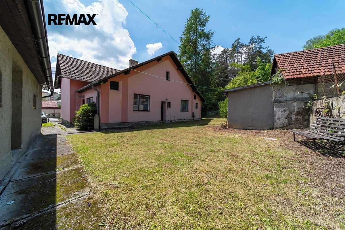 Prodej rodinného domu 362 m², pozemek 1423 m² – fotografie 5
