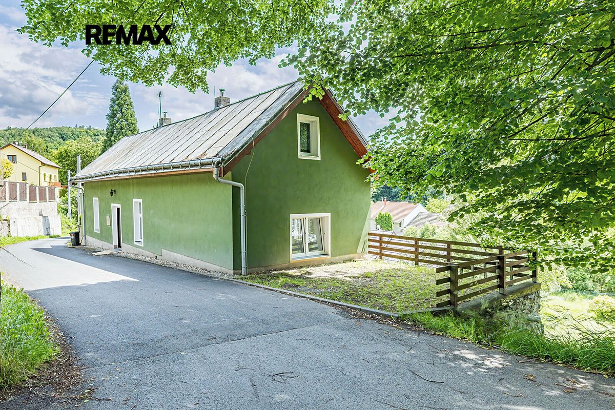 Prodej rodinného domu 142 m², pozemek 347 m² – fotografie 2