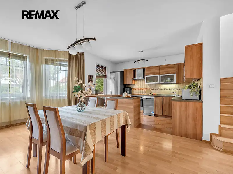Prodej rodinného domu 224 m², pozemek 939 m², Zdiby – náhled fotky 2