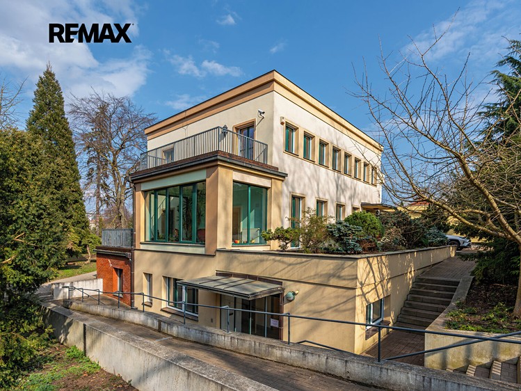 Gewerbefläche zum Kauf, 675 m² (1 von 56)