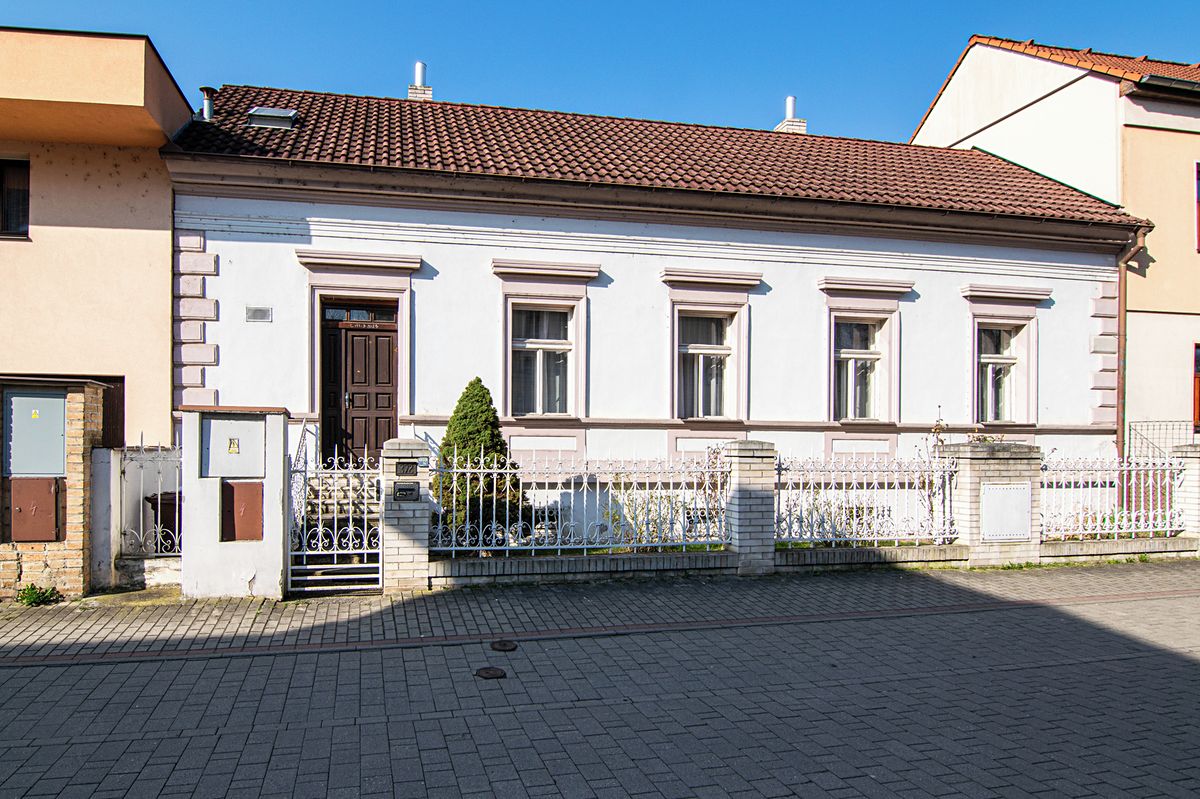 Prodej rodinného domu 165 m², pozemek 310 m² – fotografie 2